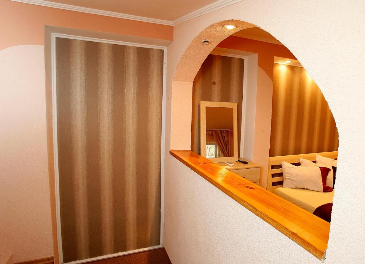 Ferienwohnung Simfonia Lwiw Lemberg Exterior foto